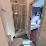 Crystal Otel